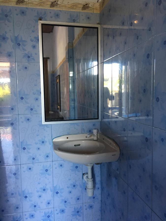 Wahyu Homestay 1 Lembongan Esterno foto