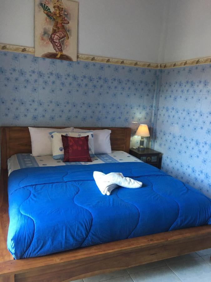 Wahyu Homestay 1 Lembongan Esterno foto